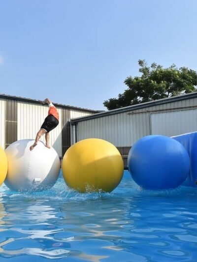 Parcours d’obstacles aquatique pour enfants et adultes à vendre – Balls Rush 01
