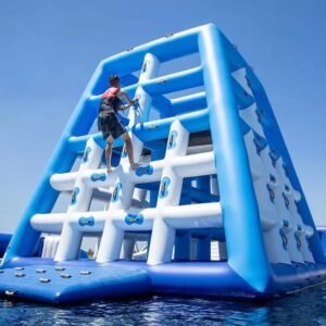 Tour d’escalade pyramidale – Grid Climb Tower