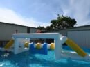 Obstacle aquatique flottant pour défis d’équilibre – High Log Walk