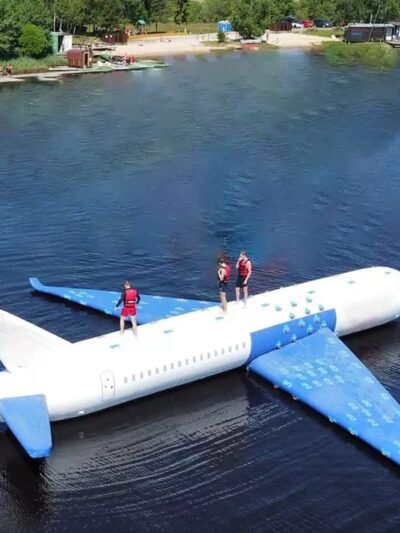 Avion gonflable personnalisé pour parc aquatique flottant – Unique Custom Inflatables