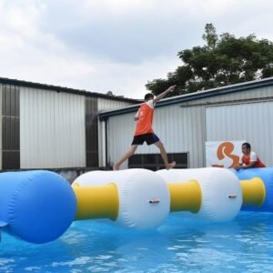Parcours d’obstacles gonflable pour lac certifié TÜV — Balance Tubes 01