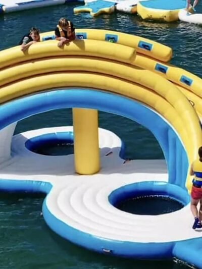 Toboggan aquatique flottant gonflable avec support d’escalade – Figure 8 with step