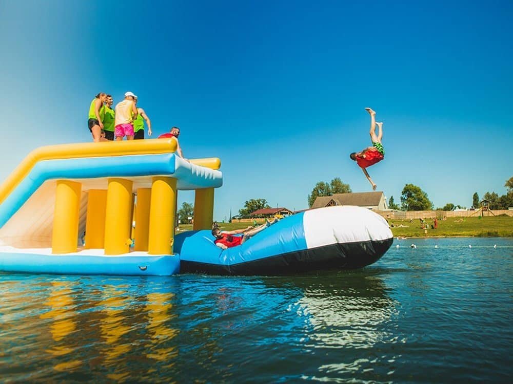 Blob aquatique gonflable best-seller pour parc aquatique — Jumping Pillow 01